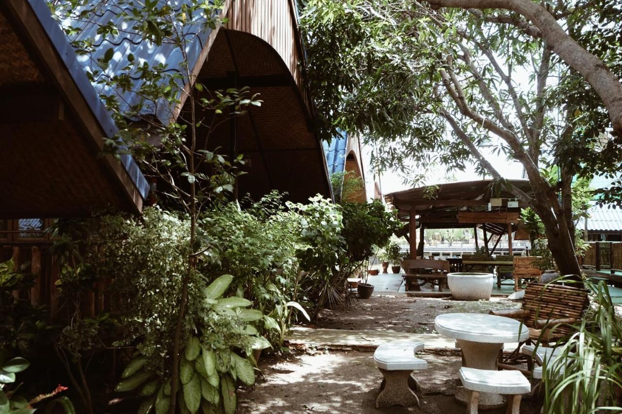 Ruennamyen Resort Amphawa Samut Songkhram Eksteriør billede