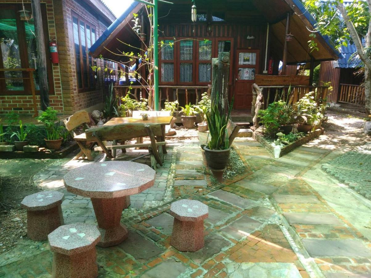 Ruennamyen Resort Amphawa Samut Songkhram Eksteriør billede